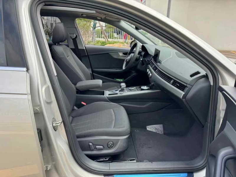 济宁19年奥迪A4L5