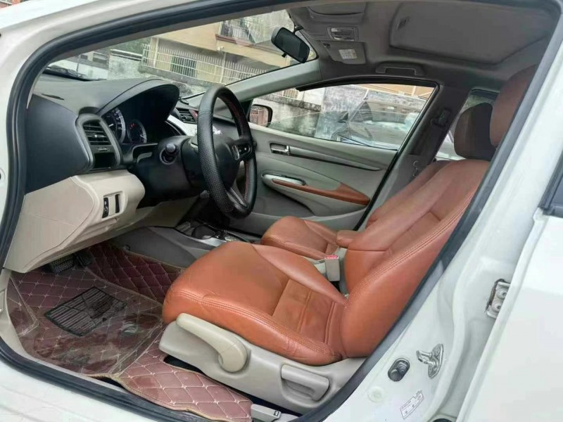 佛山14年本田锋范4