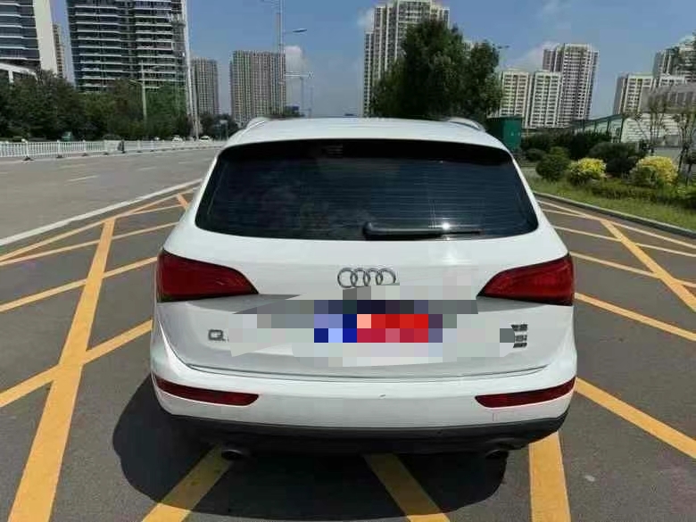 济宁16年奥迪Q59