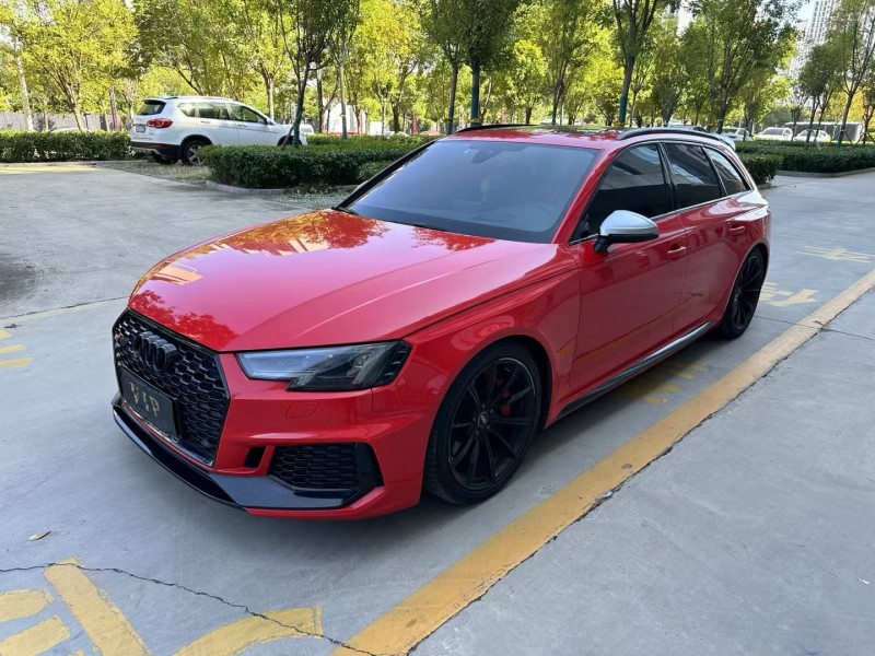 济宁19年奥迪RS42