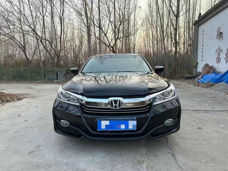 济宁16年本田雅阁1