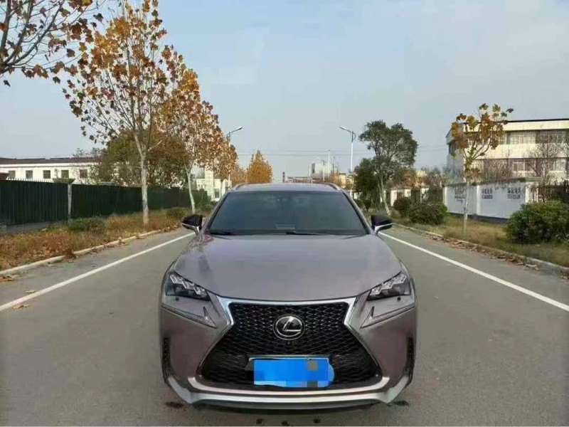 盐城15年雷克萨斯NX1