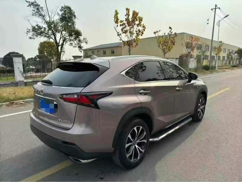 盐城15年雷克萨斯NX9