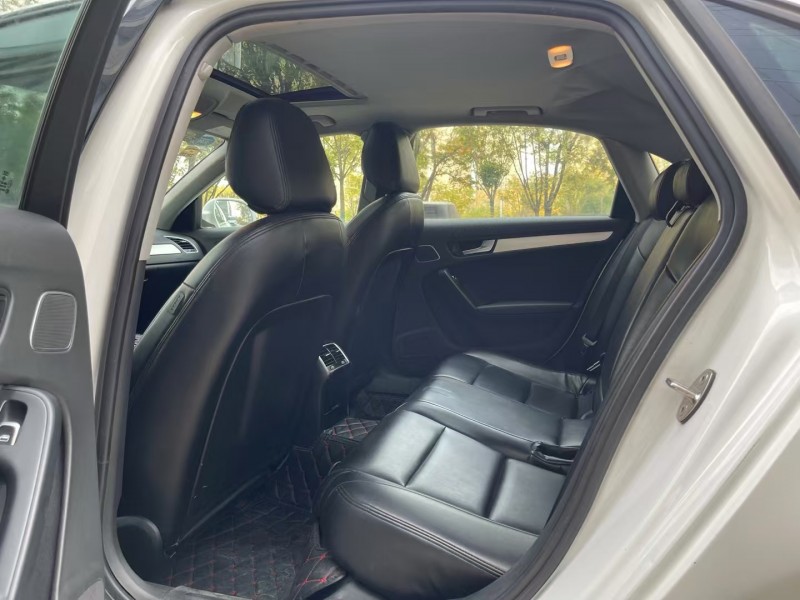 济宁16年奥迪A4L6