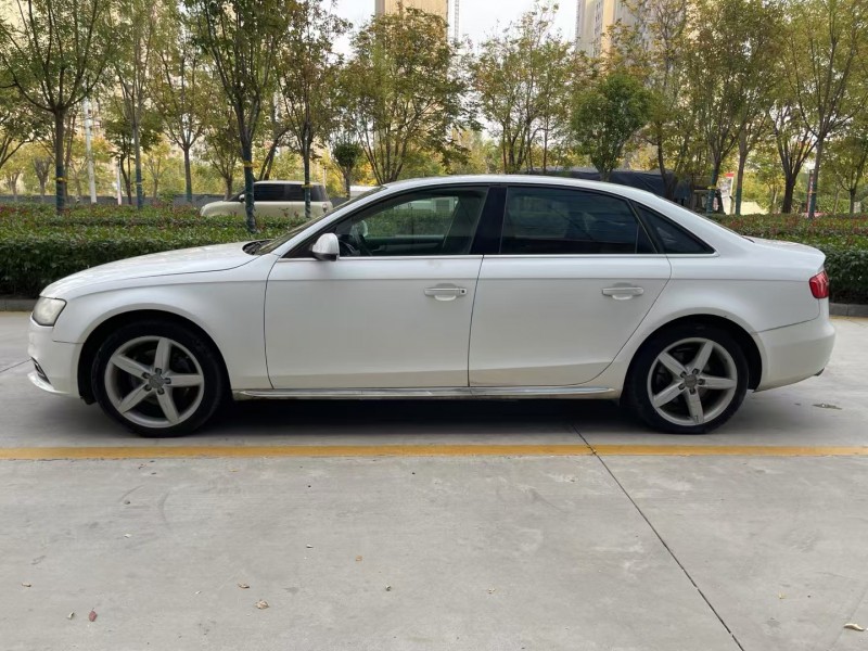 济宁16年奥迪A4L8