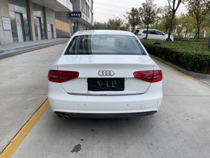 济宁16年奥迪A4L9