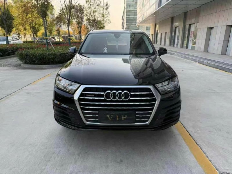济宁19年奥迪Q71