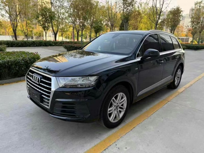 济宁19年奥迪Q72