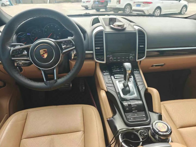 邵阳17年保时捷卡宴2