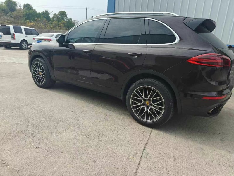 邵阳17年保时捷卡宴6