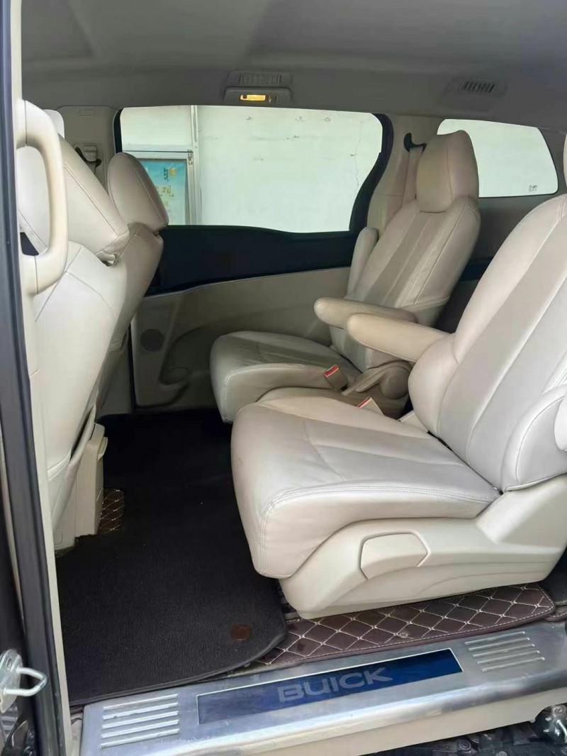 济宁18年别克GL84