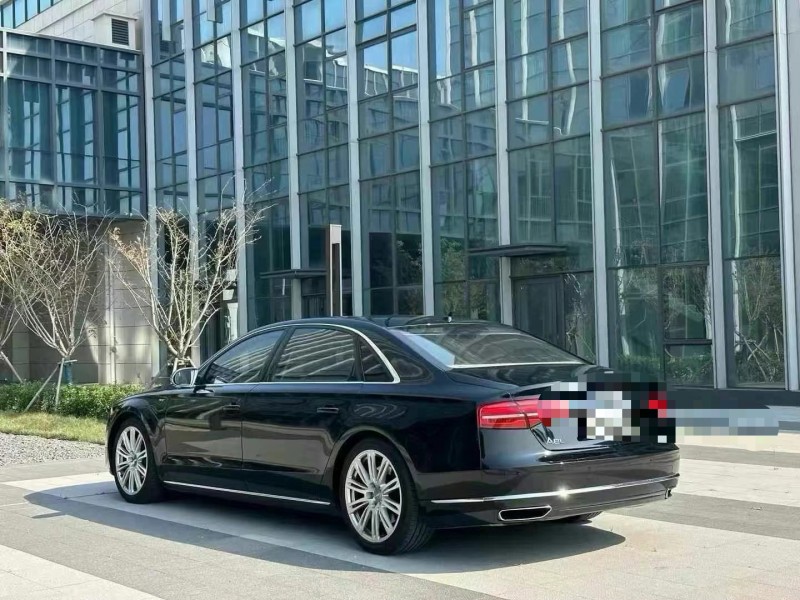 青岛11年奥迪A8L7