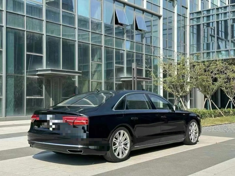 青岛11年奥迪A8L8