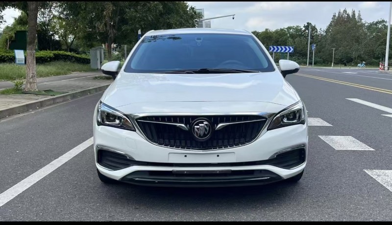 济宁18年别克威朗1