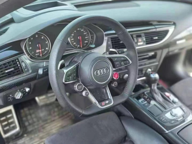 广州17年奥迪RS75