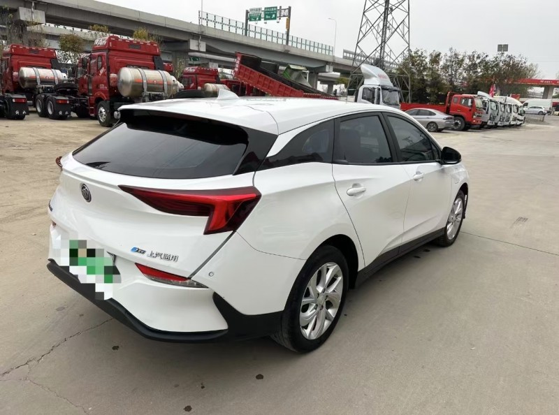 济宁23年别克微蓝7