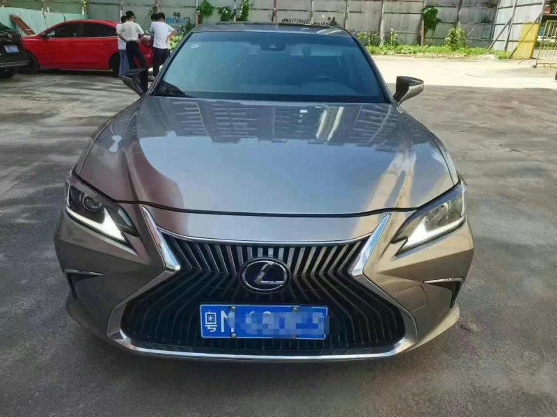 广州21年雷克萨斯ES1