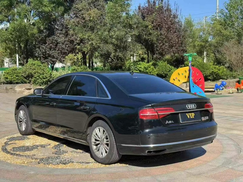 青岛15年奥迪A8L7
