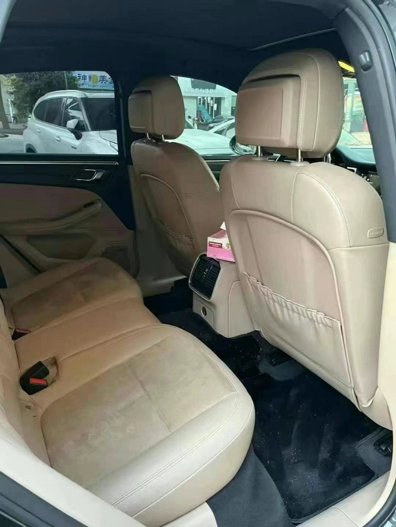 广州19年保时捷Macan8