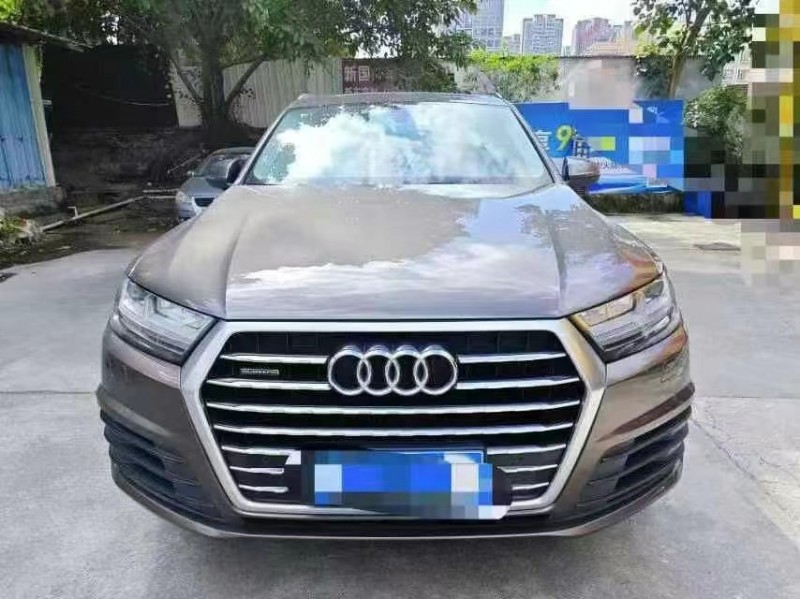 济宁19年奥迪Q71