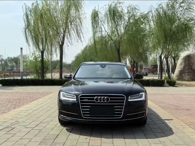 济宁18年奥迪A8L1