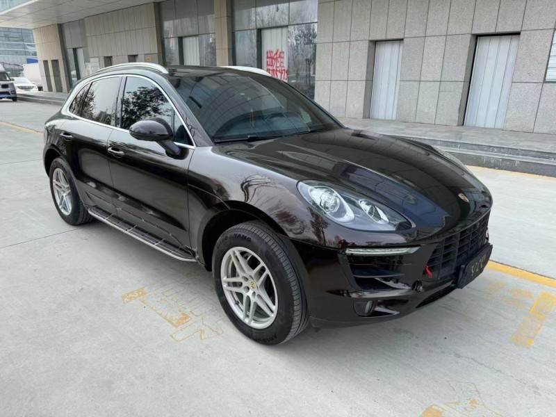 济宁16年保时捷Macan3