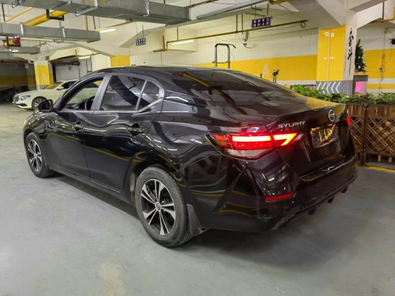 武汉22年日产轩逸5