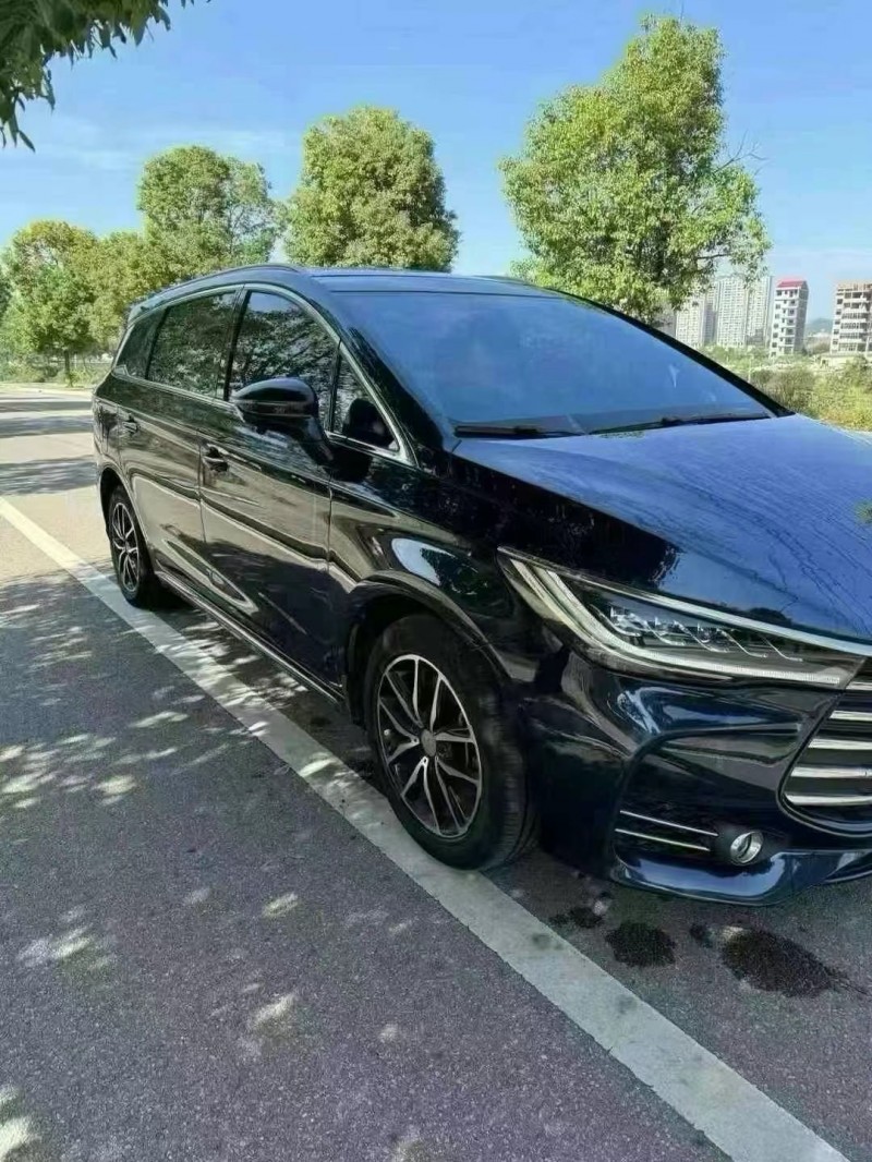 青岛18年比亚迪宋3