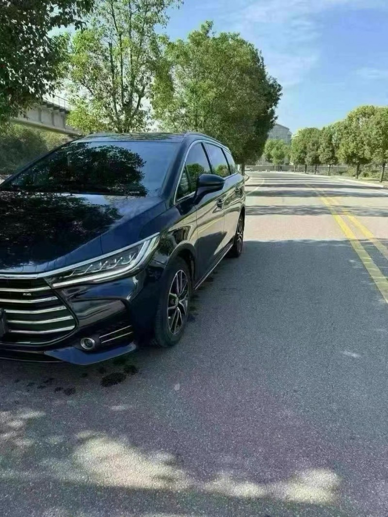 青岛18年比亚迪宋4