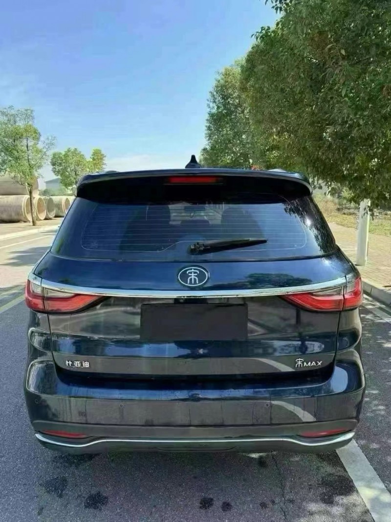 青岛18年比亚迪宋8