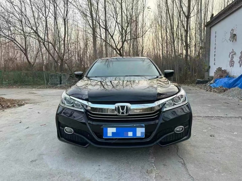 济宁16年本田雅阁1