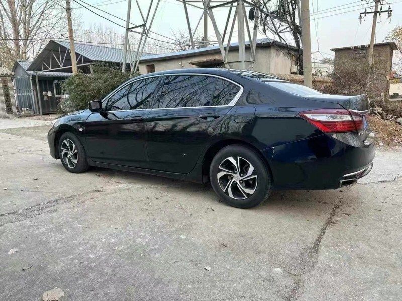 济宁16年本田雅阁6