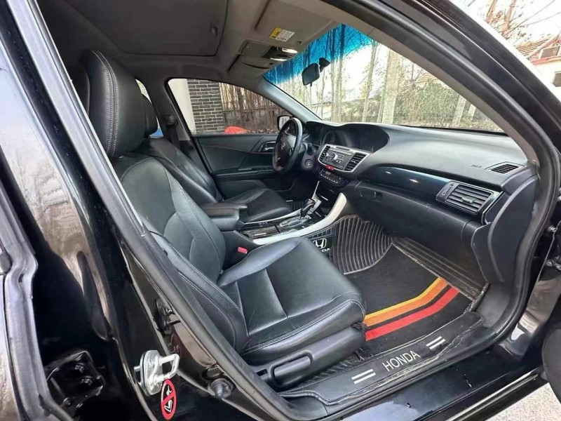 济宁16年本田雅阁7