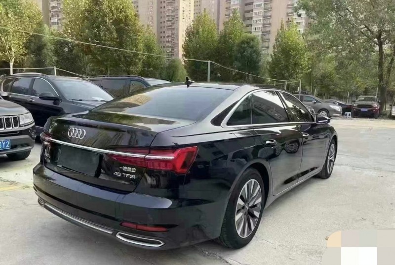 济宁19年奥迪A6L6
