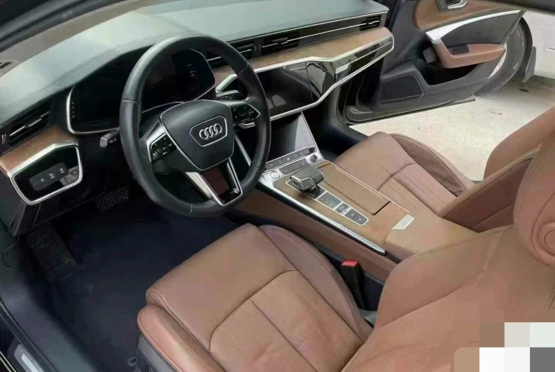 济宁19年奥迪A6L7