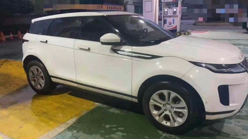 济宁19年路虎极光3