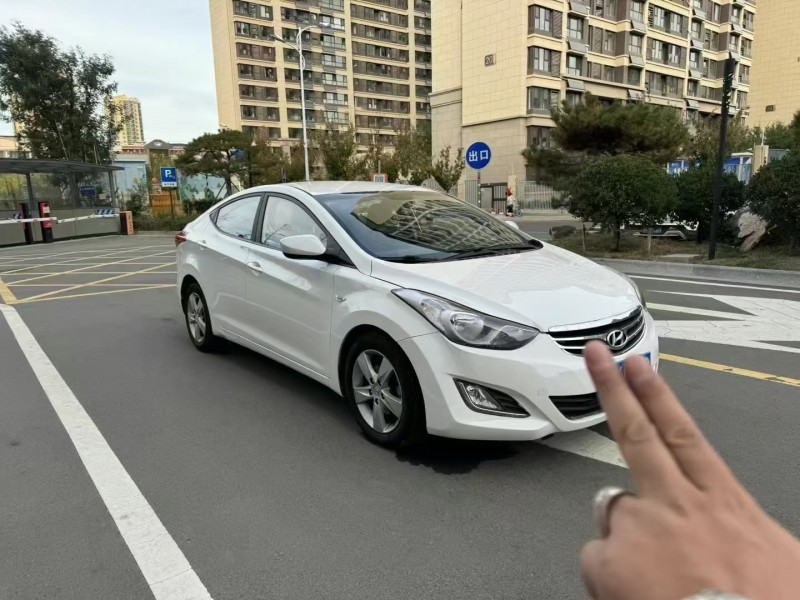 济宁16年现代朗动3