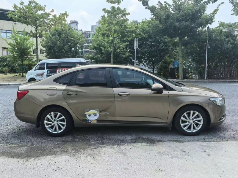 广州16年别克威朗4