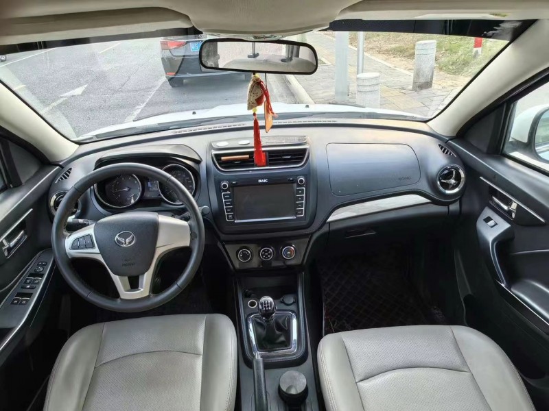 广州19年北汽幻速S39