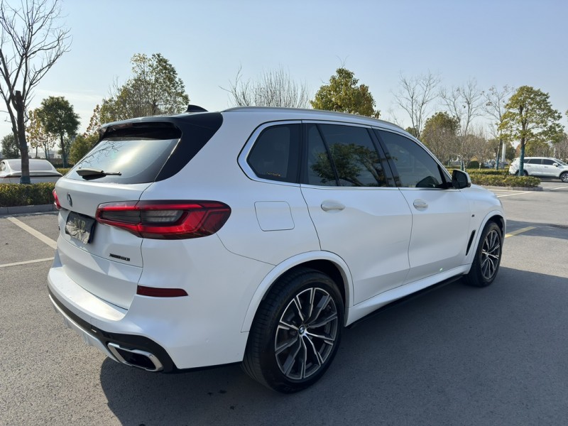 盐城19年宝马X58