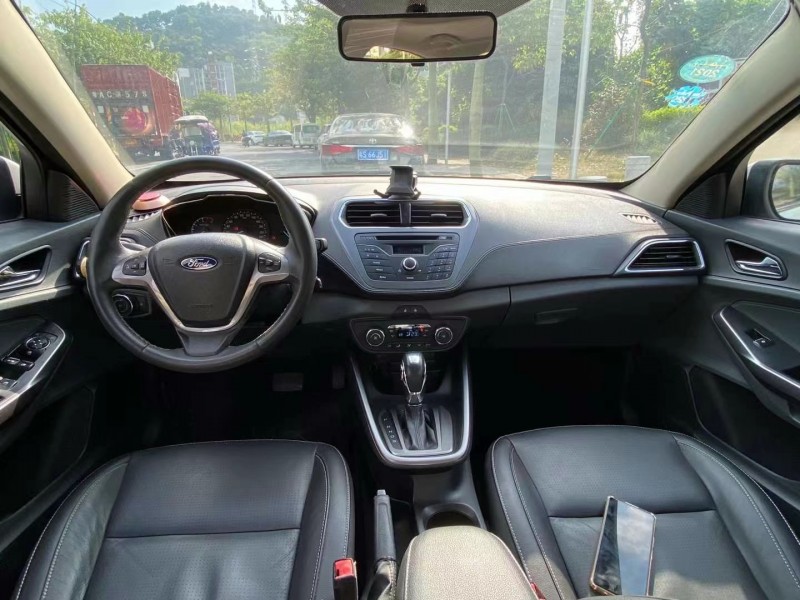 广州17年福特福克斯8