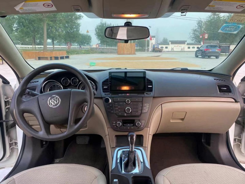 徐州12年别克君威3