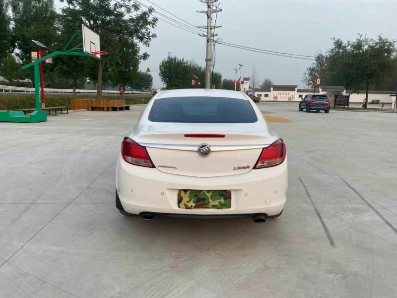 徐州12年别克君威9