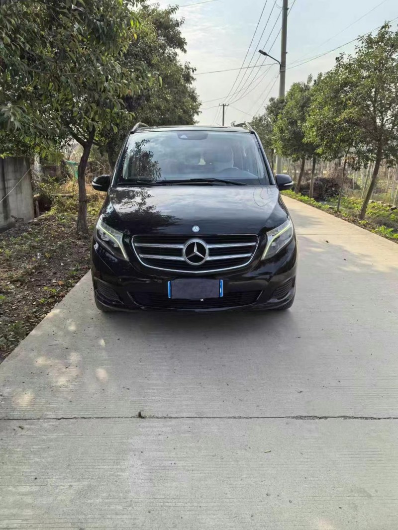 徐州17年奔驰V1