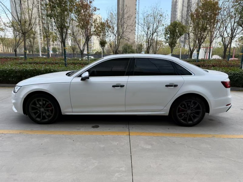 济宁19年奥迪A4L7