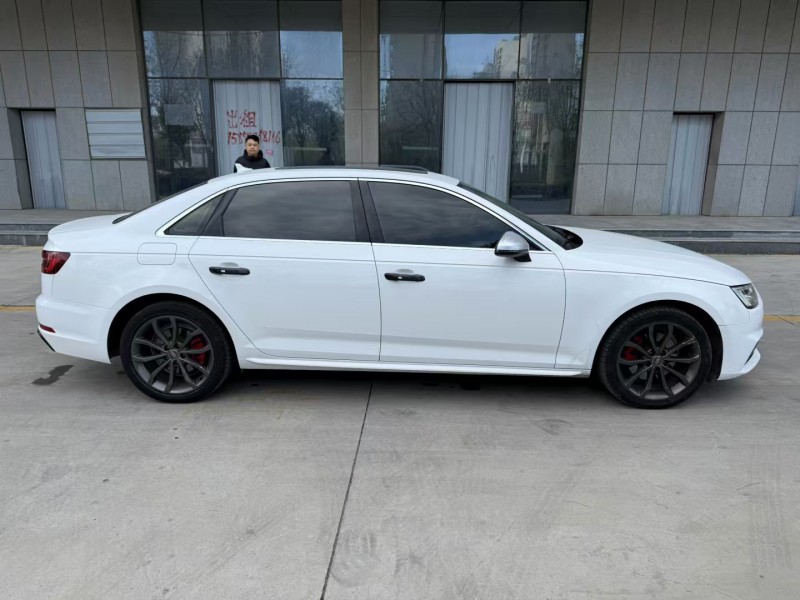 济宁19年奥迪A4L8