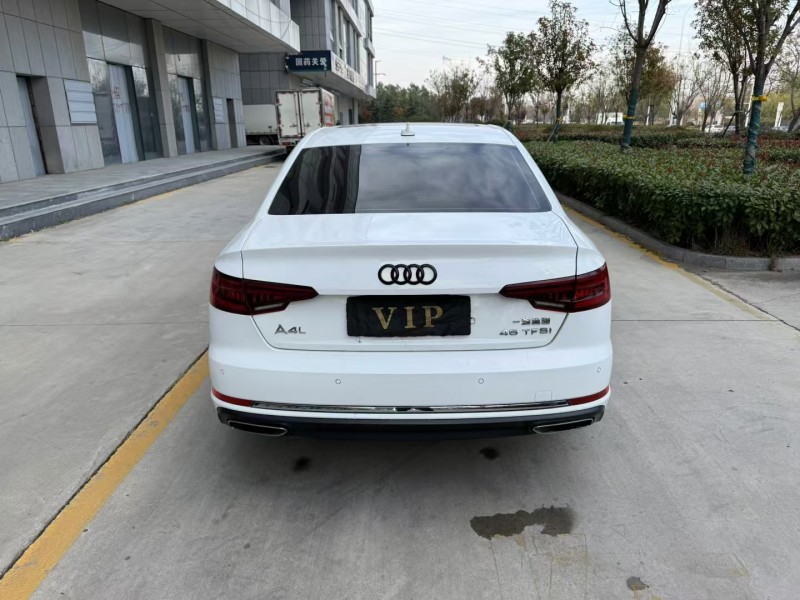 济宁19年奥迪A4L9