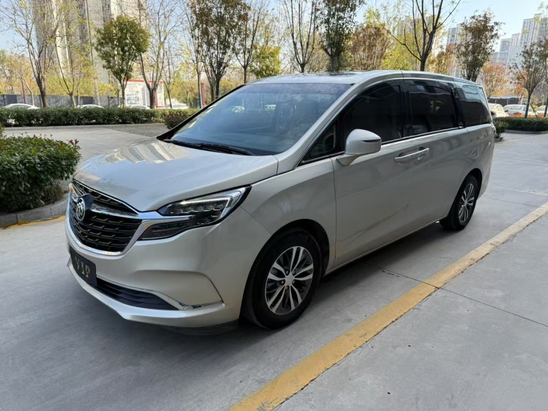 济宁21年别克GL83