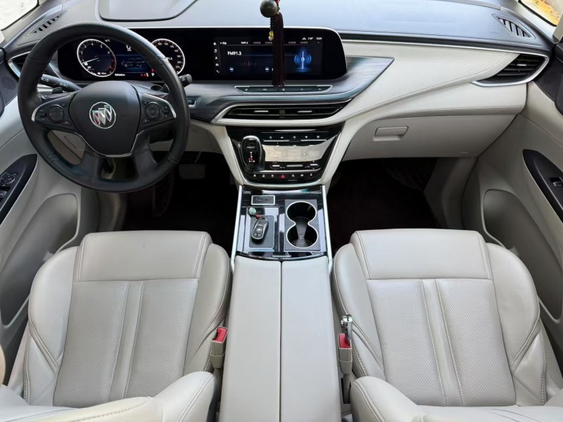 济宁21年别克GL84