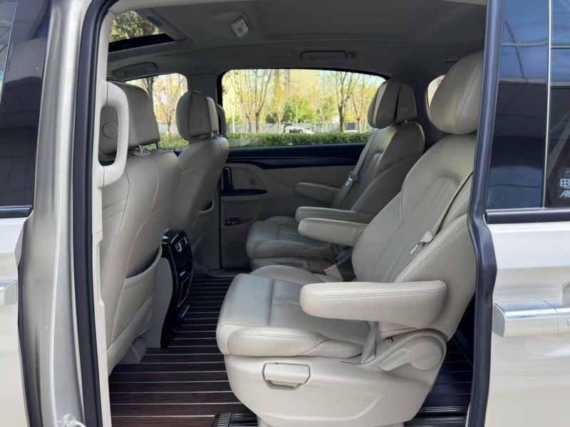 济宁21年别克GL86